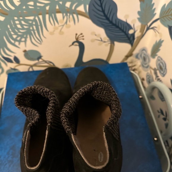 Amazing condition Dr. Scholl’s clog booties - Picture 2 of 2